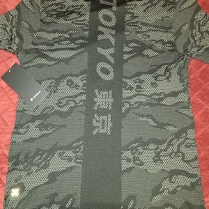 Mens Metal vent tech